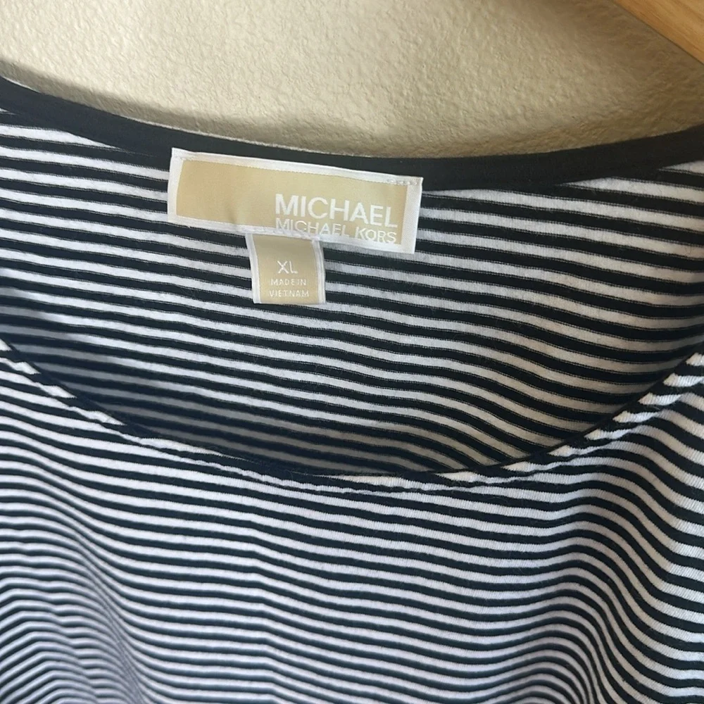 Michael Kors Cold Shoulder Short Sleeved Top Size XL Black White Striped